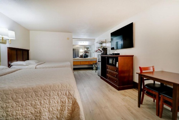 Canaan Motel image 13