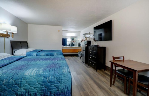 Canaan Motel image 17