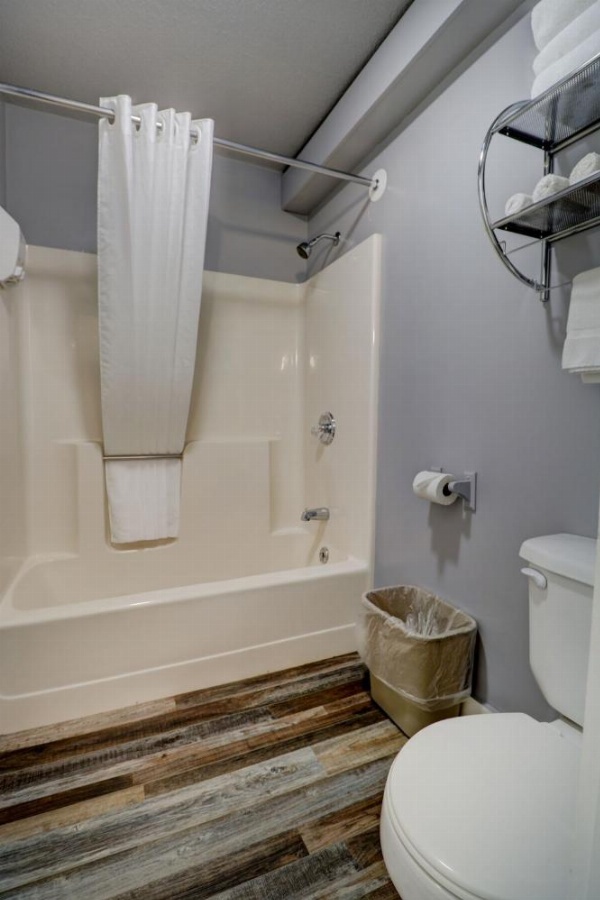 Canaan Motel image 9